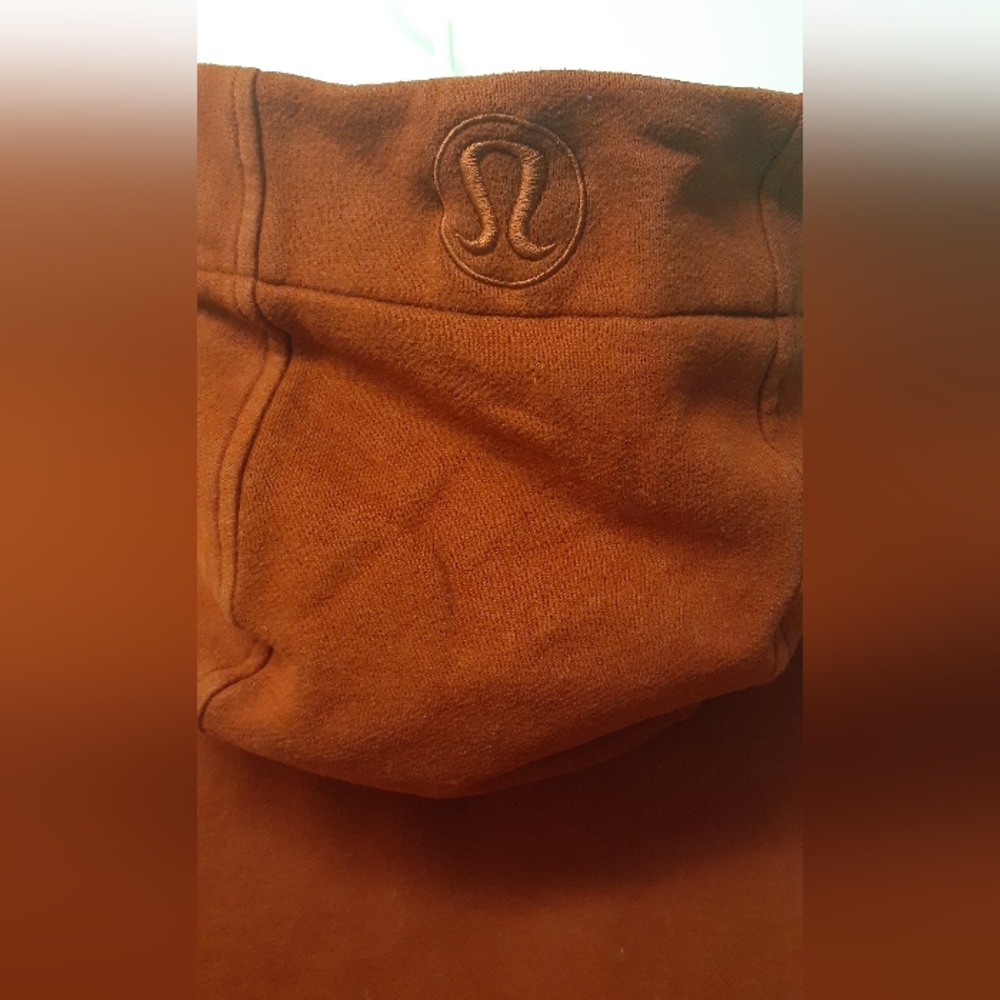 Dark red zip-up Lululemon hoodie - size 10 - Picture 8 of 8